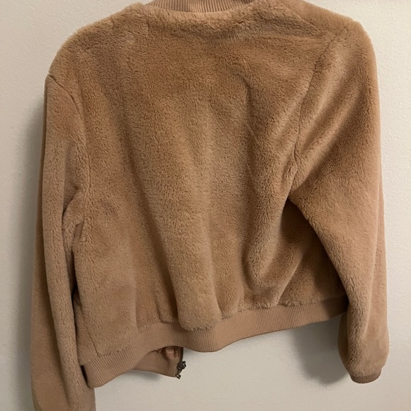 Forever 21 Faux Shearling cropped bomber jacket in Tan - Picture 2 of 3